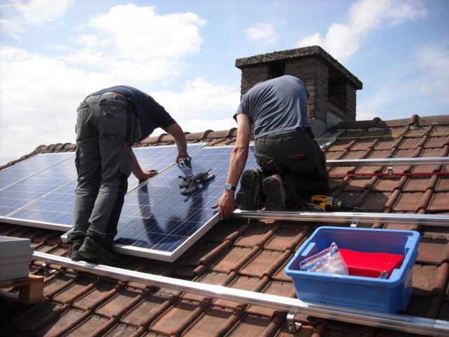 Installation avec des panneaux solaires