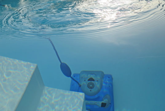 Comment choisir un robot pour nettoyer une piscine ? Choisir un robot pour nettoyer une piscine